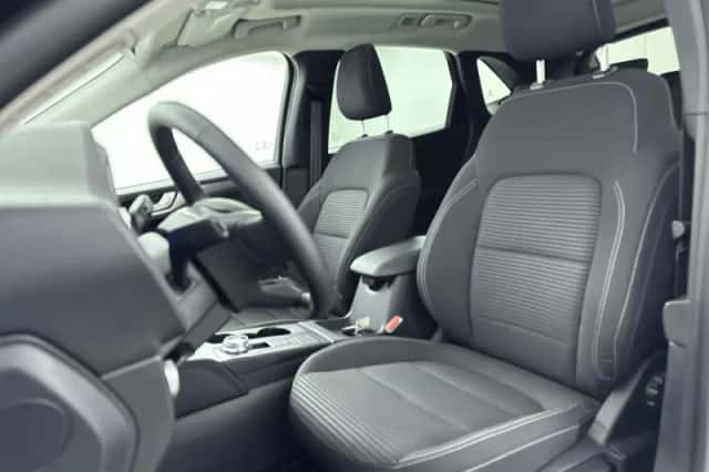 Ford Kuga (2022) thumbnail 28