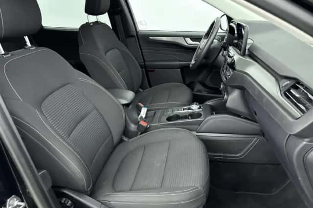 Ford Kuga (2022) thumbnail 31