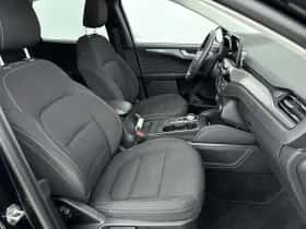 Ford Kuga (2022) thumbnail 31