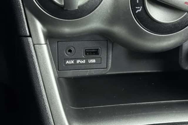 Hyundai i10 (2013) thumbnail 13