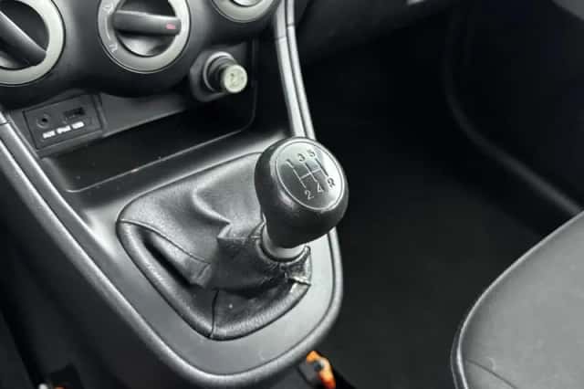 Hyundai i10 (2011) thumbnail 27
