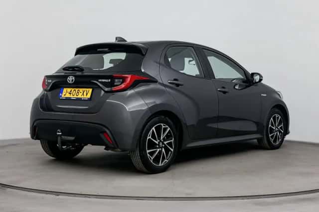 Toyota Yaris (2020) thumbnail 2