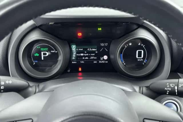 Toyota Yaris (2020) thumbnail 12