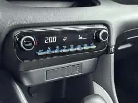 Toyota Yaris (2020) thumbnail 17