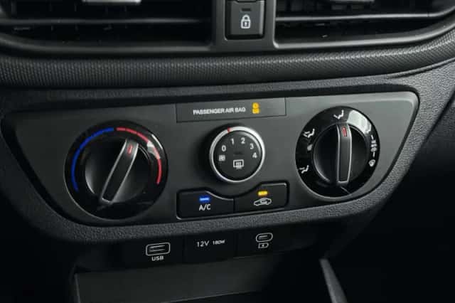 Hyundai i10 (2023) thumbnail 21
