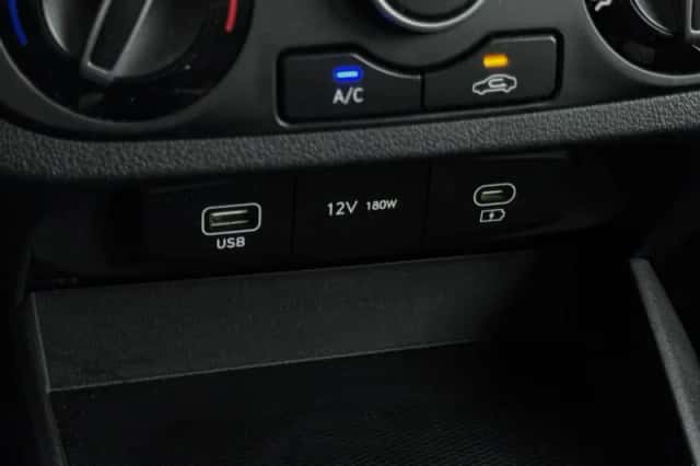 Hyundai i10 (2023) thumbnail 31