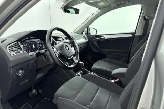 Volkswagen Tiguan (2017) thumbnail 11