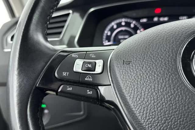 Volkswagen Tiguan (2017) thumbnail 16