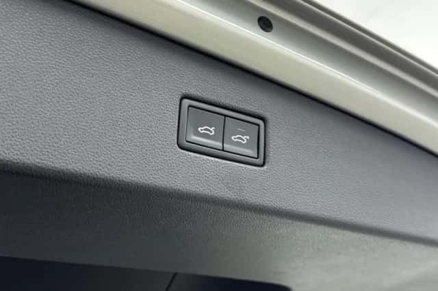 Volkswagen Tiguan (2017) thumbnail 22