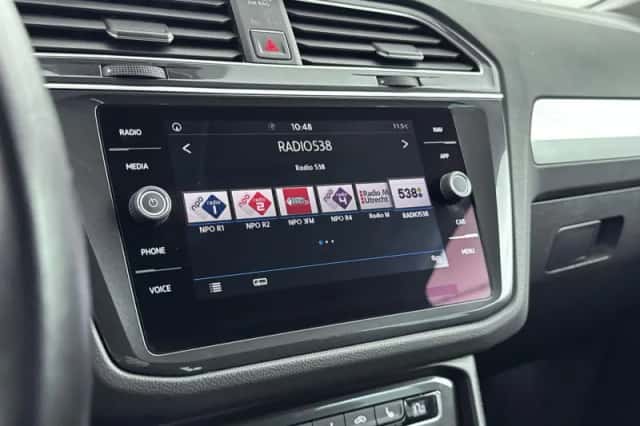Volkswagen Tiguan (2017) thumbnail 24