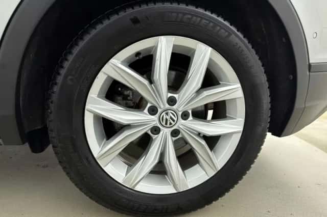 Volkswagen Tiguan (2017) thumbnail 32