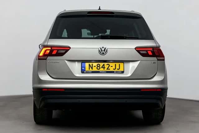 Volkswagen Tiguan (2017) thumbnail 6