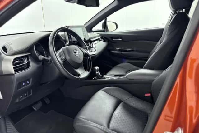 Toyota C-HR (2020) thumbnail 12