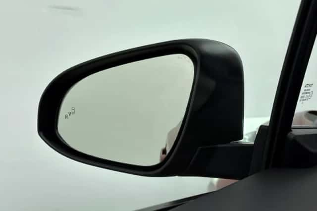 Toyota C-HR (2020) thumbnail 23