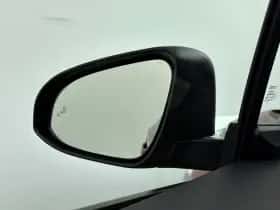 Toyota C-HR (2020) thumbnail 23