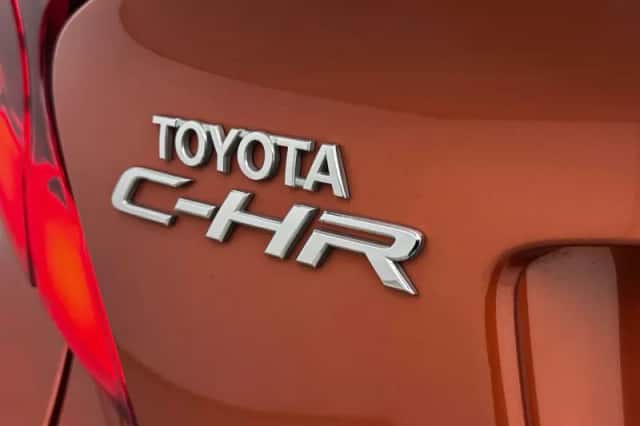 Toyota C-HR (2020) thumbnail 26
