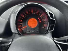 Toyota Aygo (2019) thumbnail 15