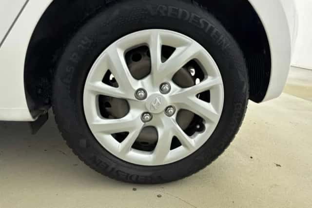 Hyundai i10 (2019) thumbnail 11