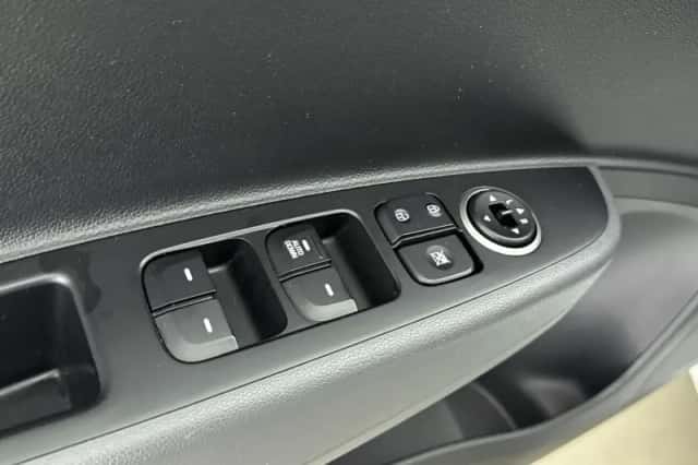 Hyundai i10 (2019) thumbnail 16