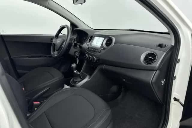 Hyundai i10 (2019) thumbnail 9