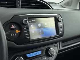 Toyota Yaris (2019) thumbnail 16