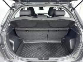Toyota Yaris (2019) thumbnail 25