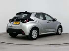 Toyota Yaris (2025) thumbnail 2