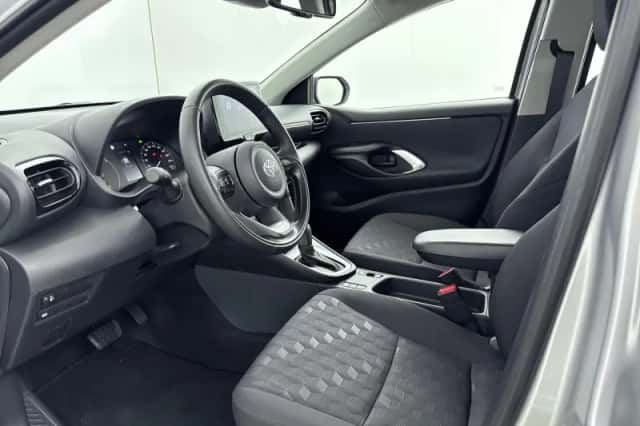 Toyota Yaris (2025) thumbnail 11
