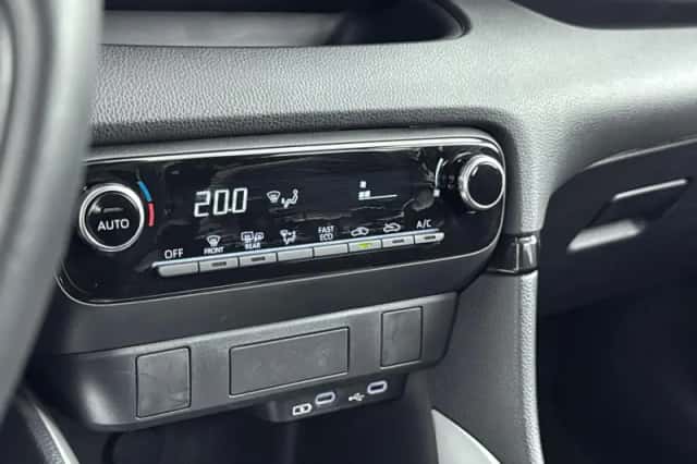 Toyota Yaris (2025) thumbnail 23