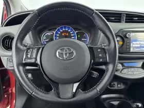 Toyota Yaris (2016) thumbnail 11
