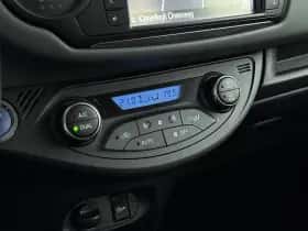 Toyota Yaris (2016) thumbnail 18