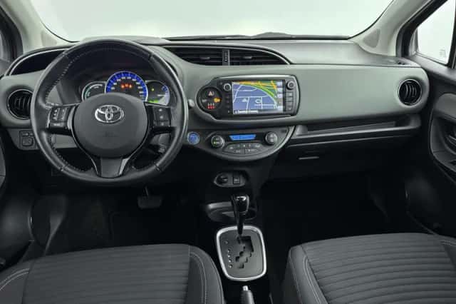 Toyota Yaris (2016) thumbnail 19