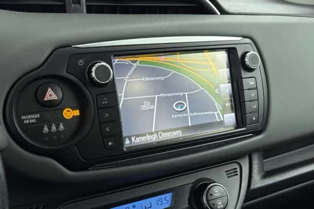 Toyota Yaris (2016) thumbnail 22