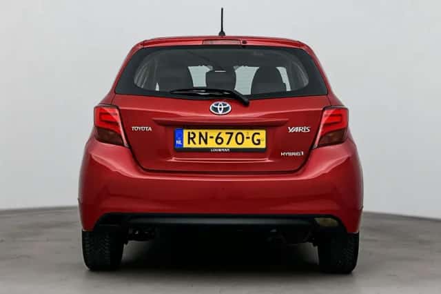Toyota Yaris (2016) thumbnail 5