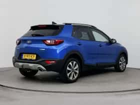 Kia Stonic (2021) thumbnail 2