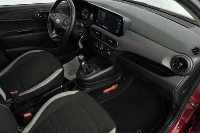 Hyundai i10 (2022) thumbnail 12