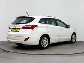 Hyundai i30 (2015) thumbnail 2