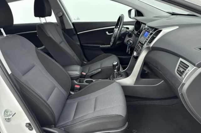 Hyundai i30 (2015) thumbnail 13