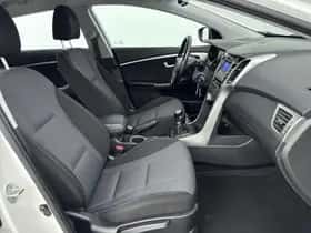 Hyundai i30 (2015) thumbnail 13