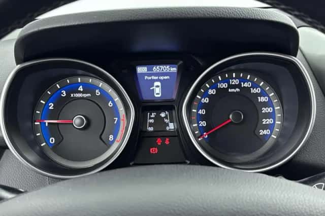 Hyundai i30 (2015) thumbnail 15