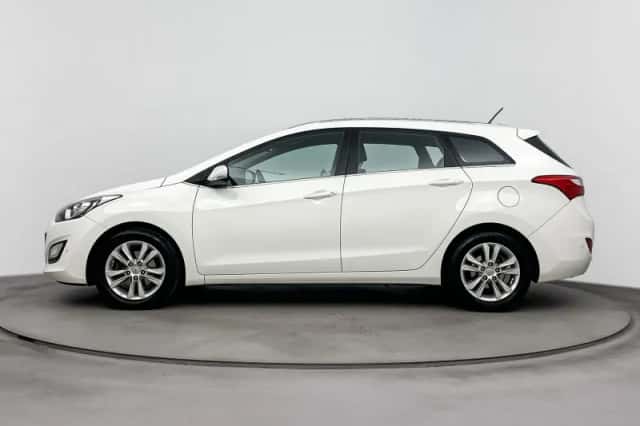Hyundai i30 (2015) thumbnail 3