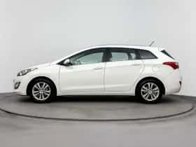 Hyundai i30 (2015) thumbnail 3