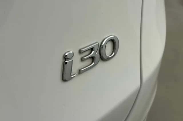 Hyundai i30 (2015) thumbnail 22