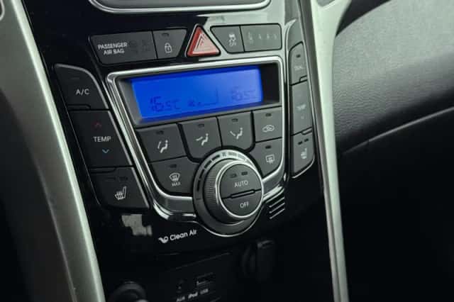 Hyundai i30 (2015) thumbnail 23