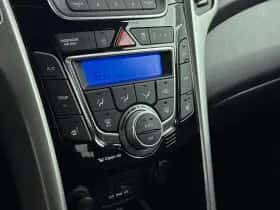 Hyundai i30 (2015) thumbnail 23