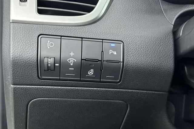 Hyundai i30 (2015) thumbnail 24