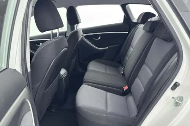 Hyundai i30 (2015) thumbnail 28