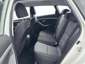 Hyundai i30 (2015) thumbnail 28