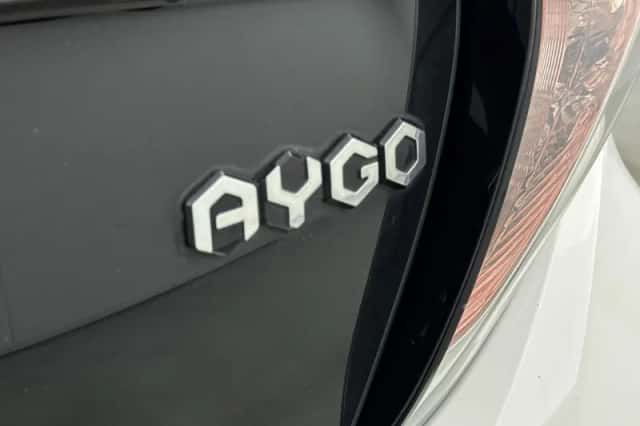Toyota Aygo (2017) thumbnail 21