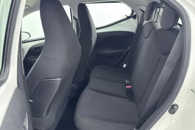 Toyota Aygo (2017) thumbnail 27